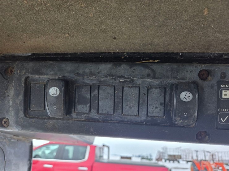 john-deere-317-image-24