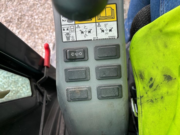 2021-bobcat-e26-image-27