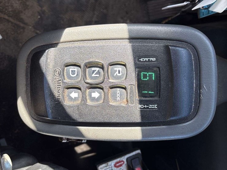 2014-international-durastar-4300-image-15