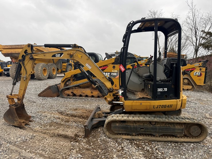 2014-caterpillar-302.7d-image-2