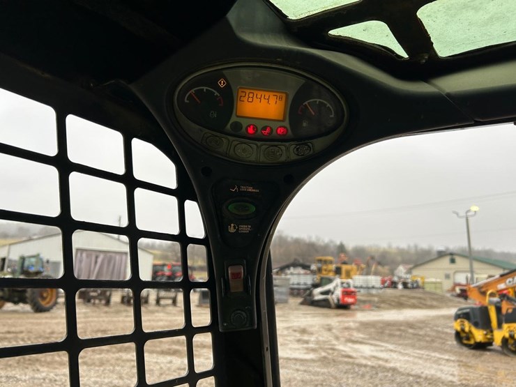 2017-bobcat-t450-image-21