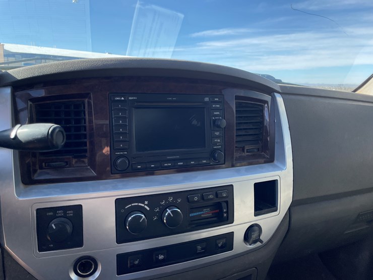 2009-dodge-2500-image-10