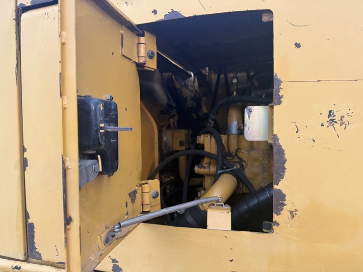 2004-caterpillar-321c-image-40