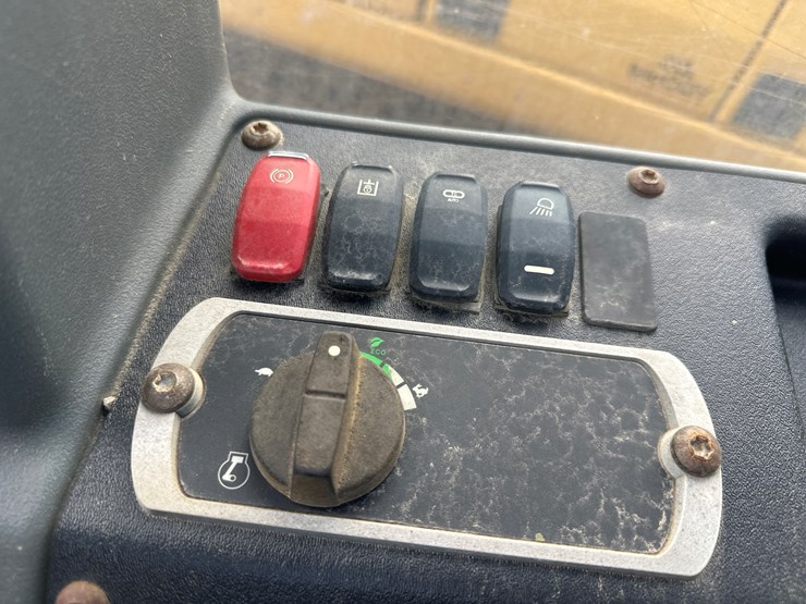 caterpillar-d5k-image-28