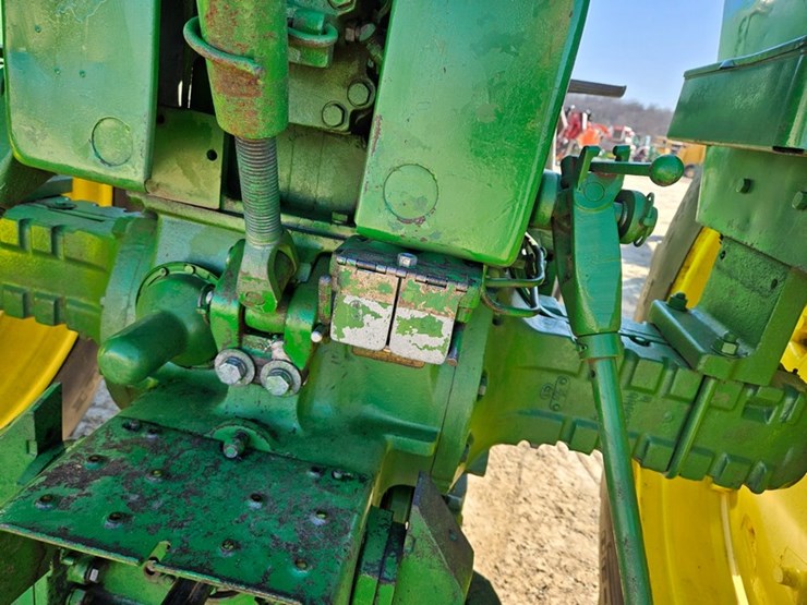 john-deere-3010-image-18
