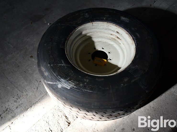 bf-goodrich-425/65r22.5-tire-on-8-bolt-rim-image-1