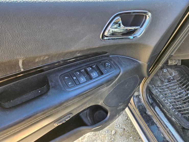 2012-dodge-durango-image-16