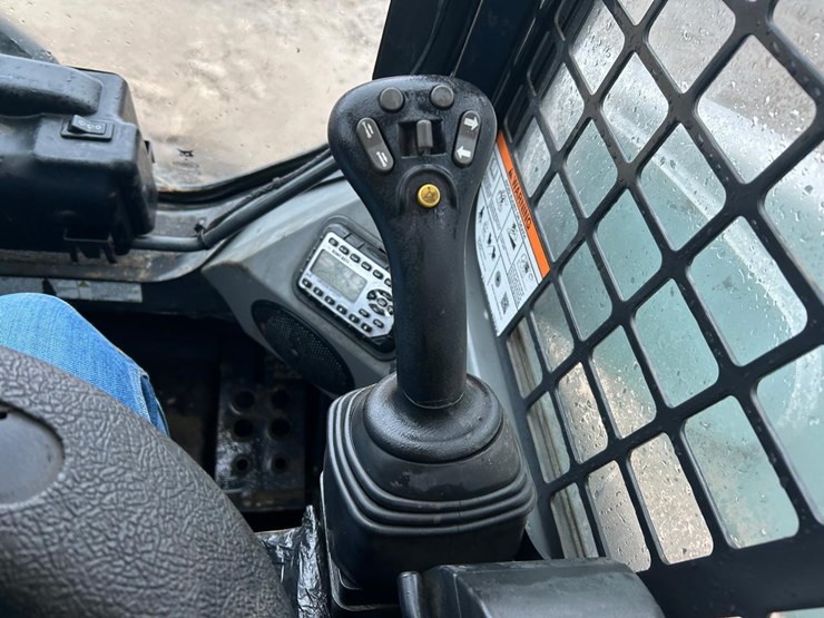 2021-bobcat-t770-image-27