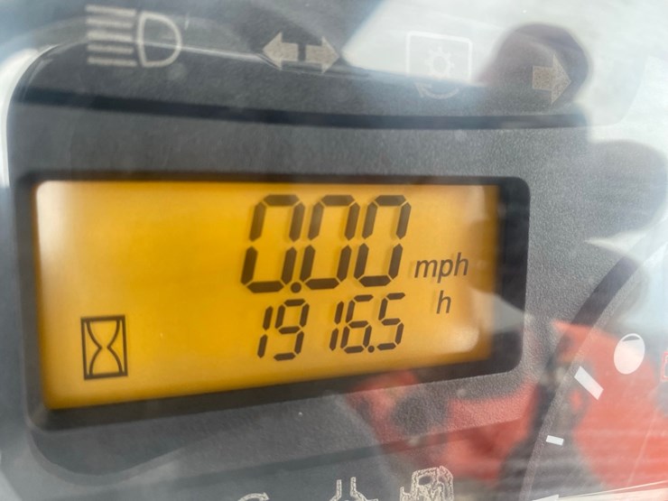 kubota-m7040-image-57