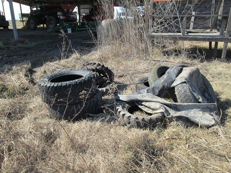 #27296-•-lot-of-misc.-tires-image-1