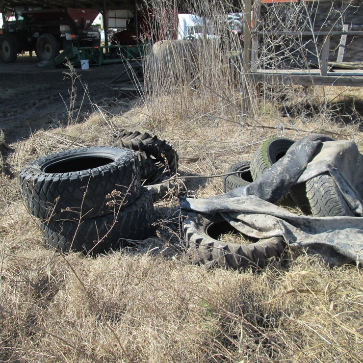 #27296 • Lot of Misc. Tires
