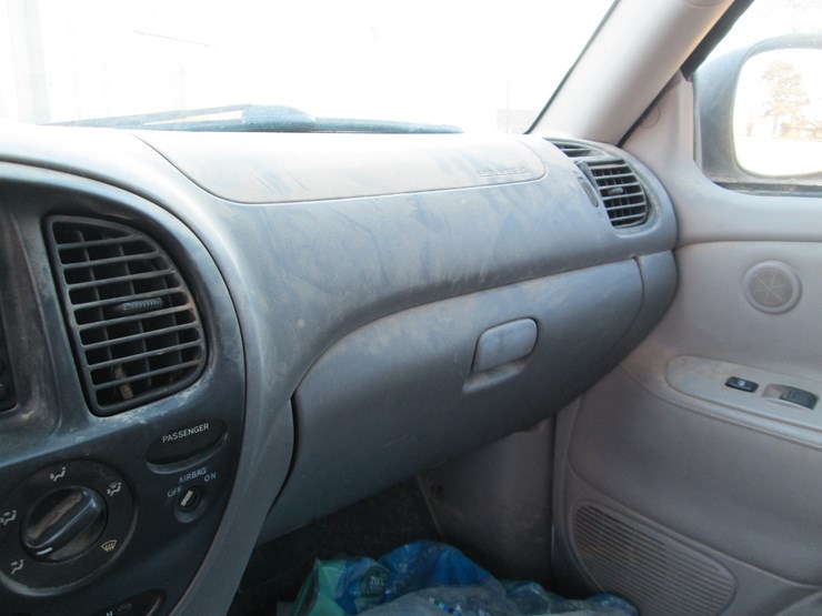 2000-toyota-tundra-image-30