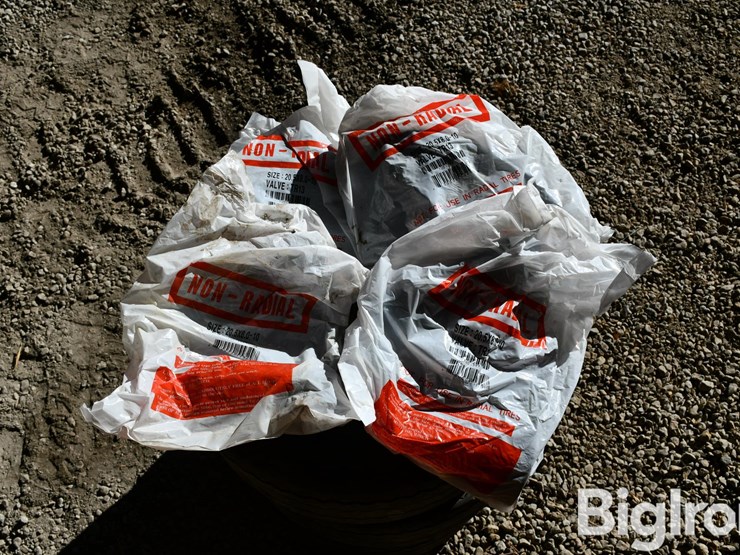 carlisle-20.5x8.0-10-tire-on-6-bolt-rim-image-12