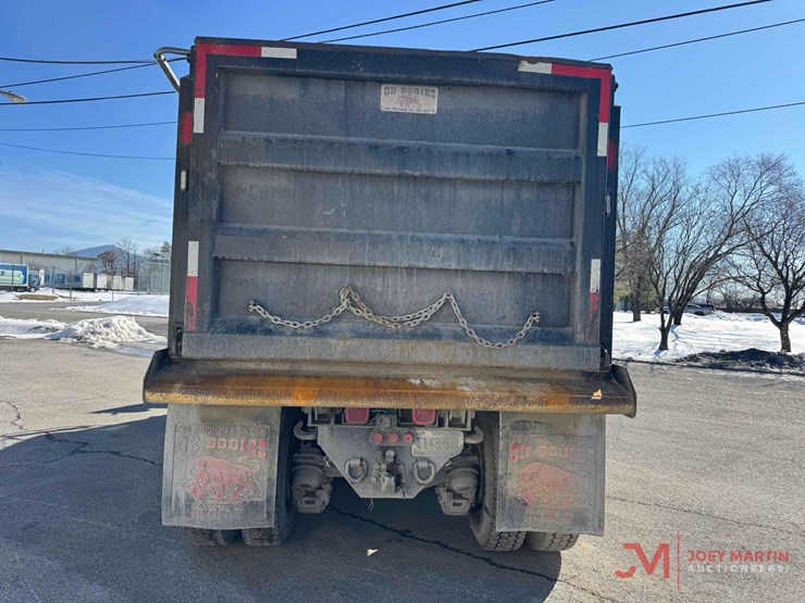 2005-mack-granite-cv713-image-16