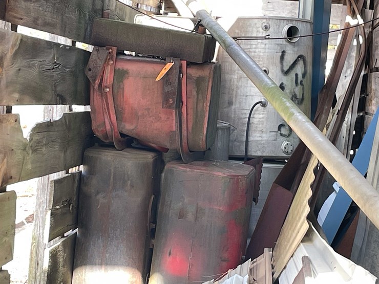 #13051-•-(9)-fuel-tanks-image-1