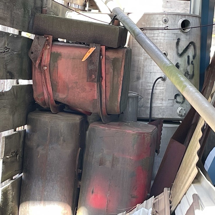 #13051 • (9) Fuel Tanks