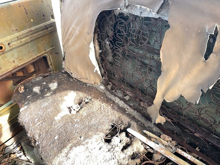 #13026-•-(1)-vintage-truck-and-(2)-vintage-cars-(no-title)-image-56