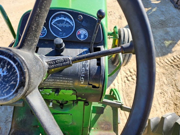 john-deere-3010-image-26