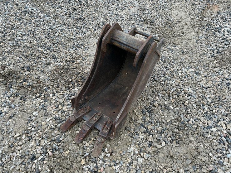 bobcat-14”-excavator-bucket-image-2