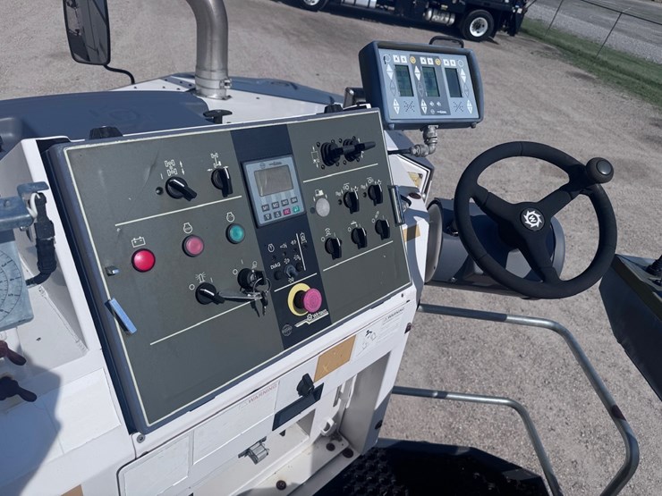 2015-wirtgen-w100i-image-35