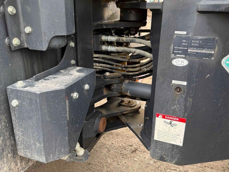 2021-komatsu-wa200-8-image-11
