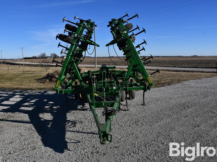 john-deere-32-image-2