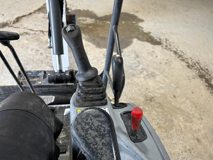 2021-bobcat-e20-image-21