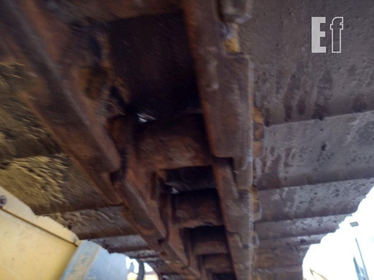 2015-deere-650k-lgp-image-39