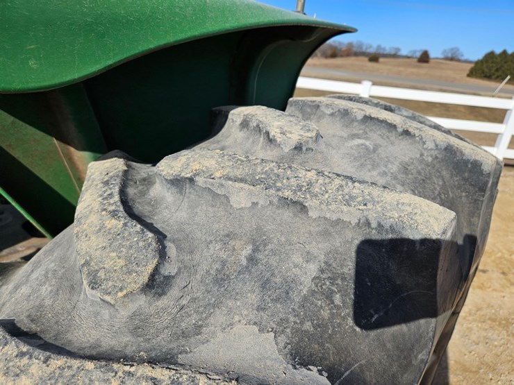 john-deere-4020-image-38