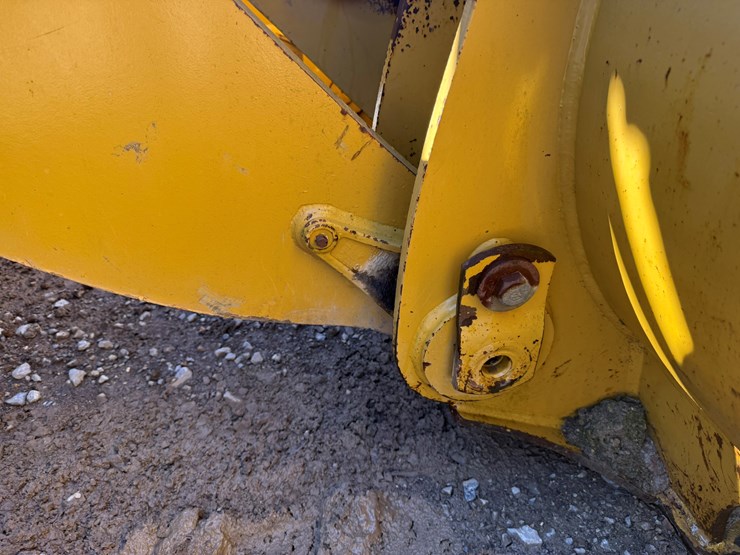 2012-caterpillar-950k-image-11