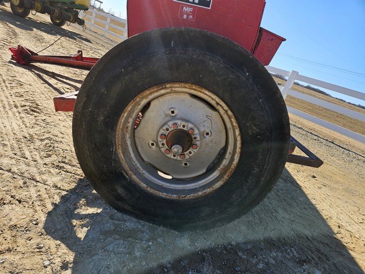 massey-ferguson-12-image-24