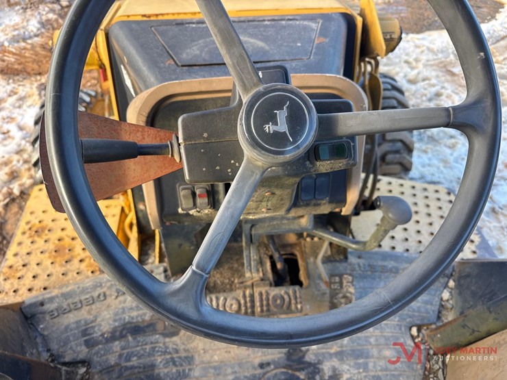 2000-deere-310se-image-30