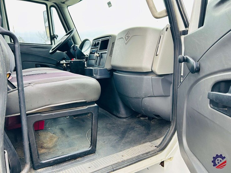 2012-international-durastar-4300-image-76