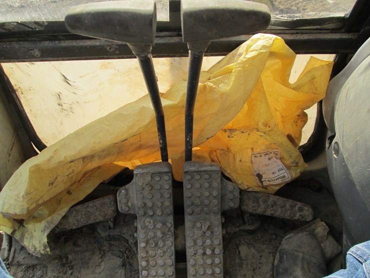 deere-200-lc-image-50