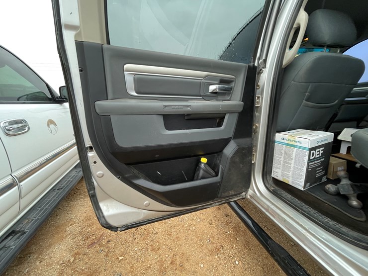 2014-dodge-2500-image-64