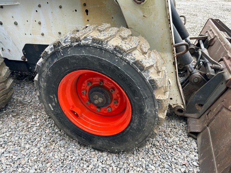 bobcat-s300-image-13