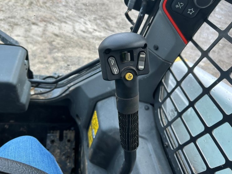 2022-bobcat-t66-image-24