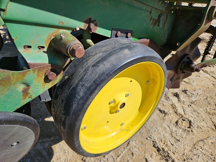 john-deere-7000-image-13