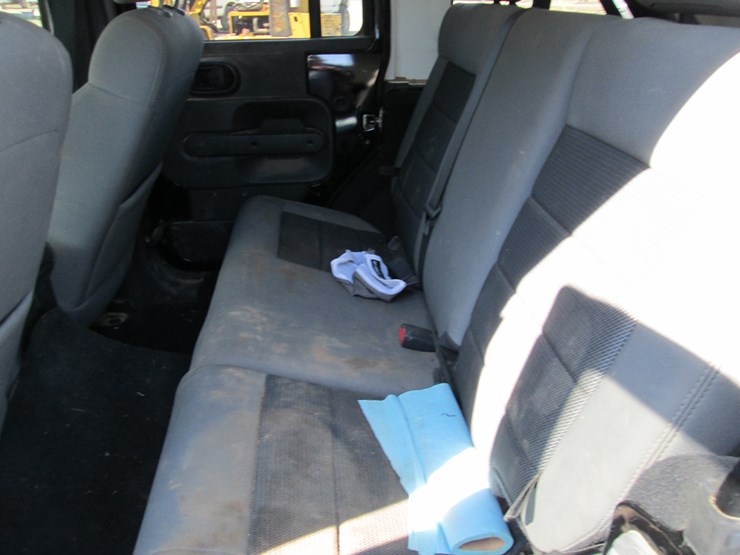 2010-jeep-wrangler-image-23