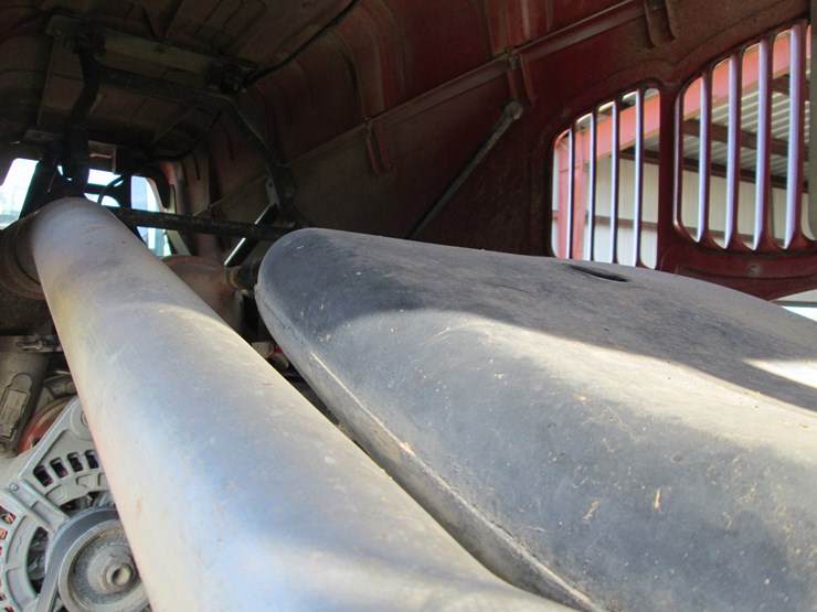 case-ih-magnum-305-image-28