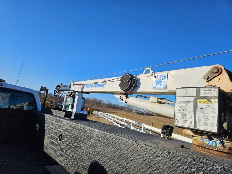 2012-ford-f550-image-28