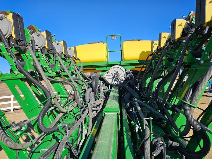 2017-john-deere-1795-image-77