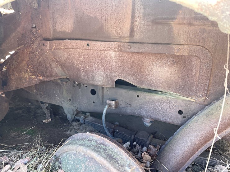 #13026-•-(1)-vintage-truck-and-(2)-vintage-cars-(no-title)-image-65