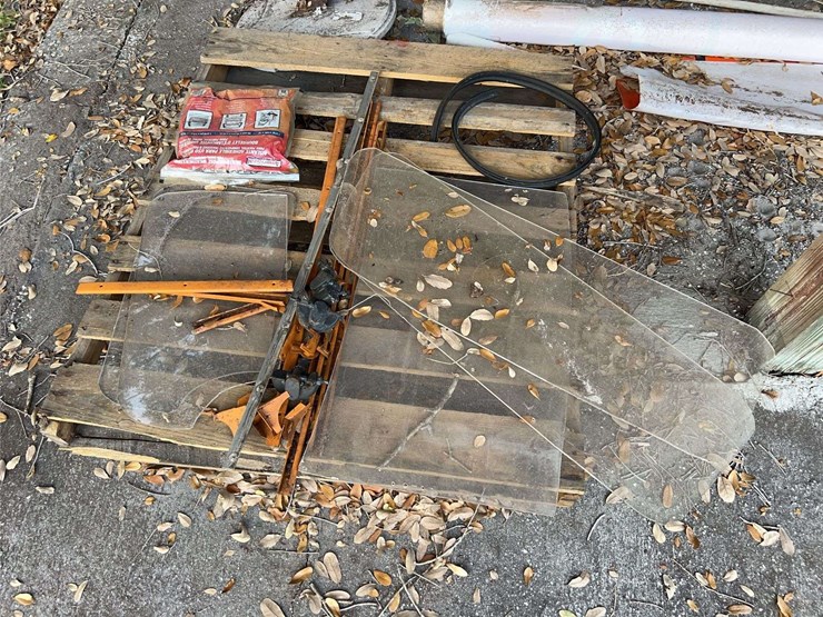 minneapolis-moline-udlx-cab-image-39