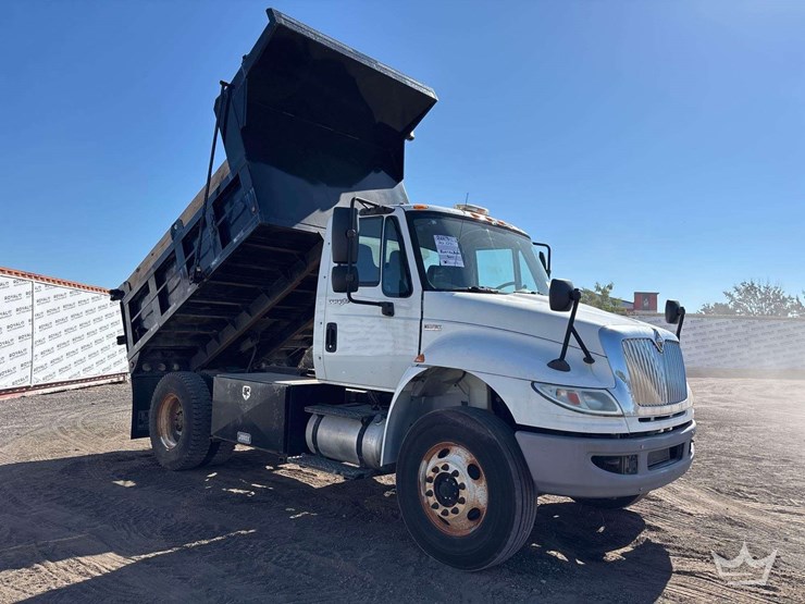 2014-international-durastar-4300-image-3