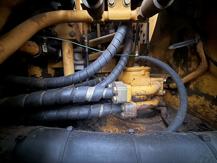 2004-caterpillar-321c-image-24