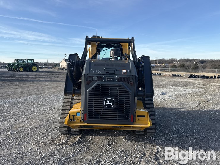 2025-john-deere-11-image-6