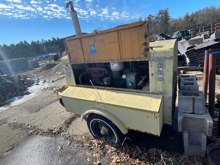 #13065-•-le-roi-gas-powered-generator-on-wheels-image-8