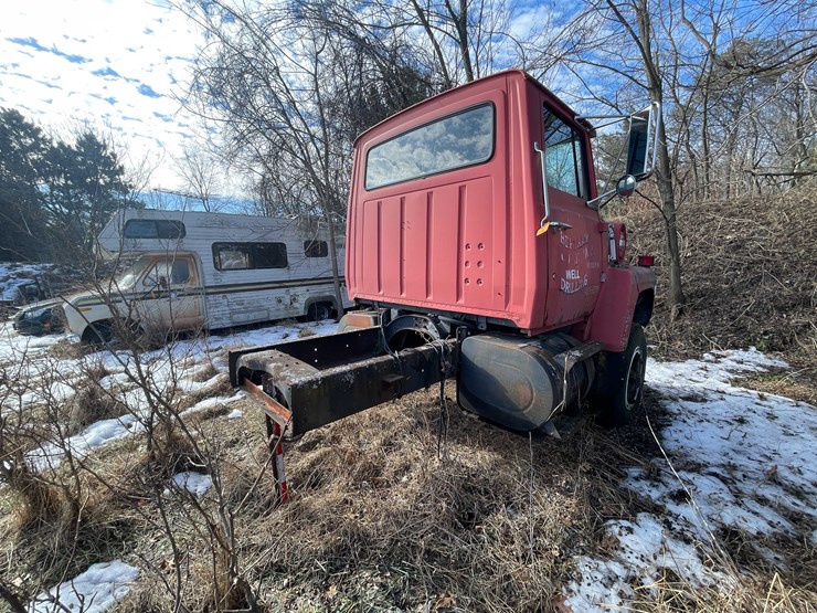 1986-ford-8000-image-5