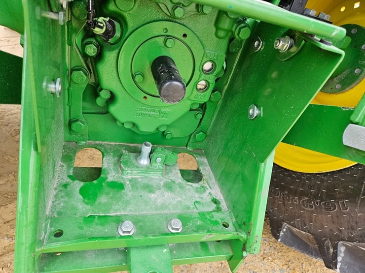 2025-john-deere-5067e-image-18